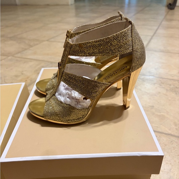 Michael Kors Gold Glitter Womens Strappy High-Heel - Picture 2 of 3